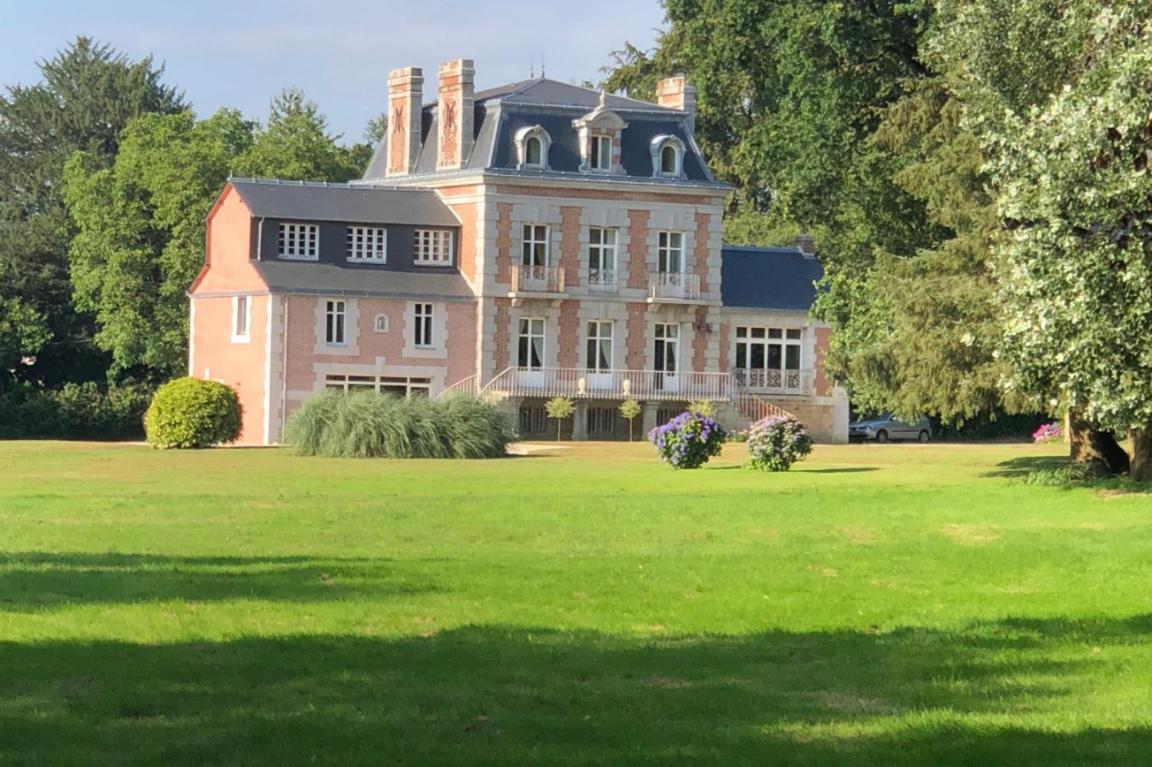 Chateau De La Chasse Beauvais Romagne  Εξωτερικό φωτογραφία